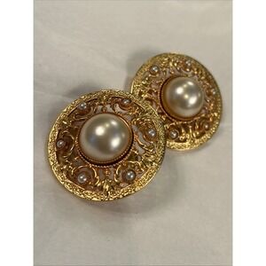 RARE Spingarn NY Clip Earring Large Round Pearl Signed Filigree Brushed Gold 80s